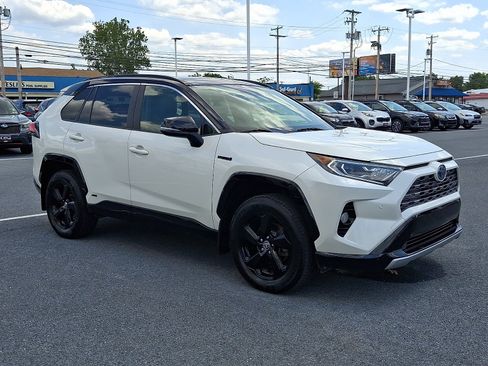 Used 2021 Toyota RAV4 XSE AWD/4WD image 3