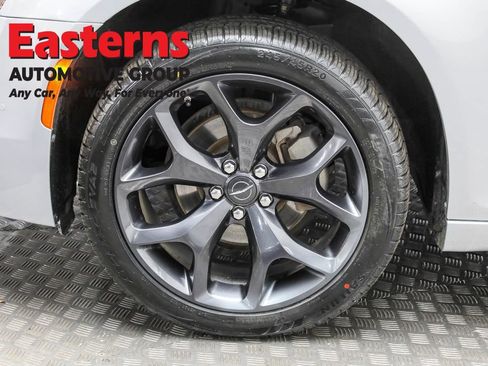 Used 2023 Chrysler 300 S image 33