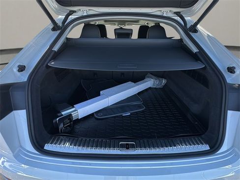 Used 2022 Audi Q8 Premium w/ Convenience Package image 26