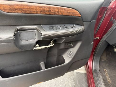 Used 2011 Nissan Armada Platinum w/ 2nd Row Captain Seat Pkg image 25