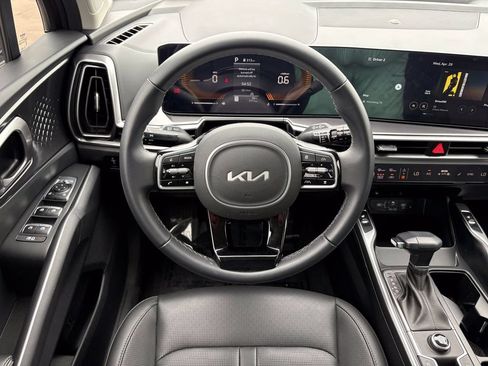 Certified 2025 Kia Sorento S w/ Panoramic Sunroof Package FWD image 19