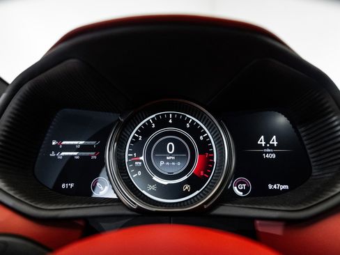 Used 2023 Aston Martin DB11 Coupe image 6