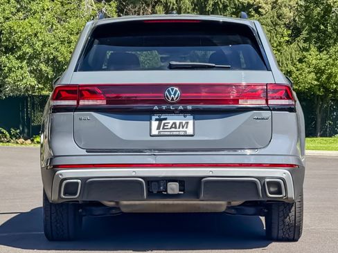 Used 2024 Volkswagen Atlas Peak Edition SEL AWD/4WD image 5