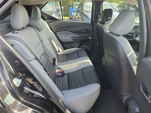 Used 2023 Nissan Kicks SR w/ SR Premium Package FWD image 12