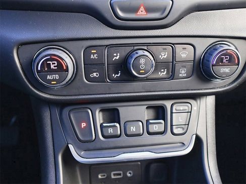 Used 2018 GMC Terrain SLE w/ Driver Convenience Package image 25