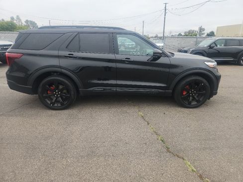 Used 2023 Ford Explorer ST w/ Equipment Group 401A AWD/4WD image 17