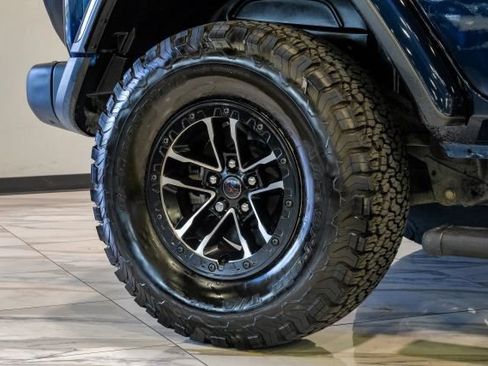 Used 2025 Jeep Wrangler Unlimited Rubicon AWD/4WD image 71