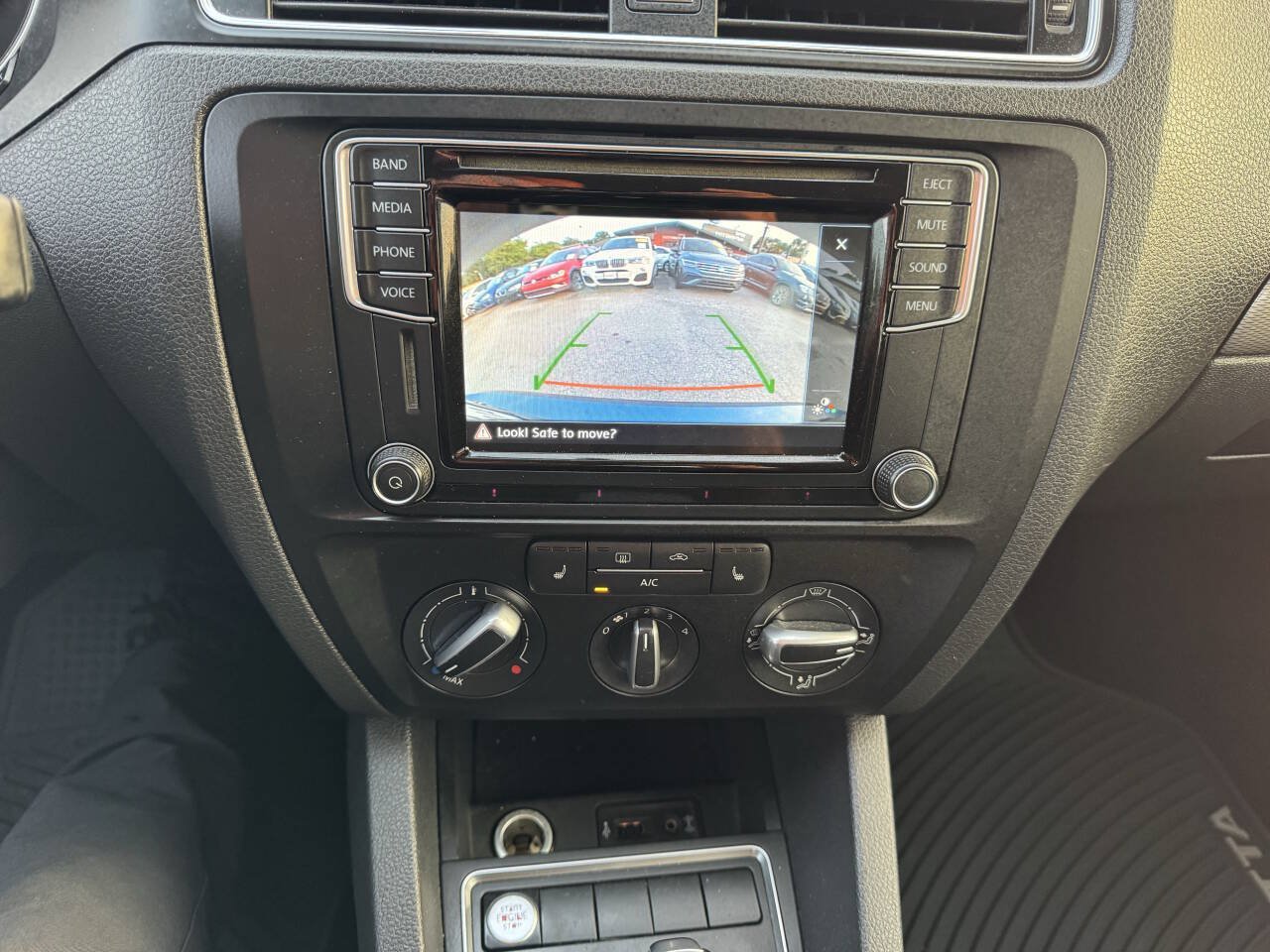 Used 2016 Volkswagen Jetta SE FWD image 26