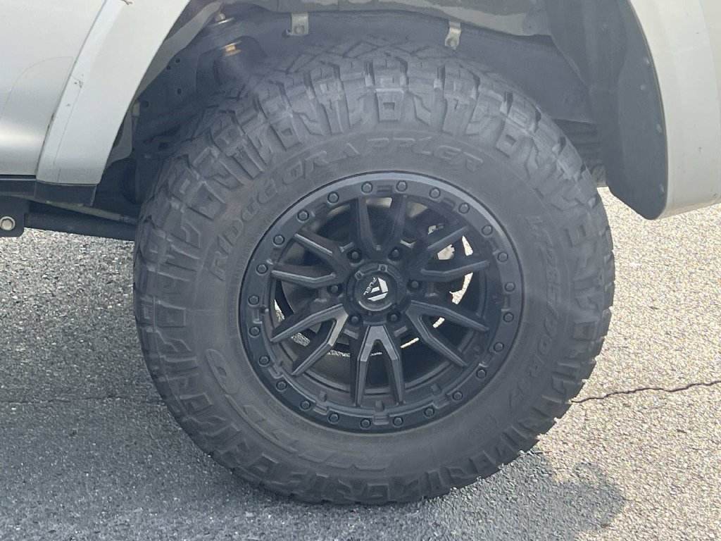 Used 2018 Toyota 4Runner TRD Off-Road Premium AWD/4WD image 12