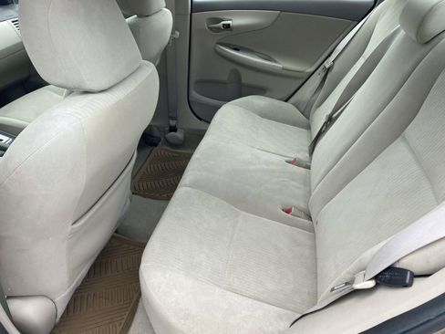 Used 2010 Toyota Corolla LE FWD image 11