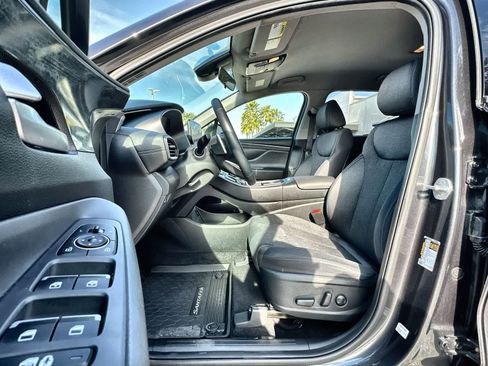 Used 2023 Hyundai Santa Fe SEL image 2