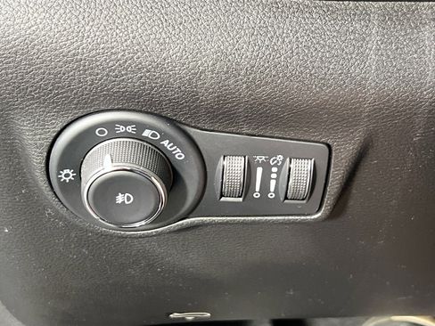 Used 2022 Jeep Compass Limited w/ Elite Group AWD/4WD image 10