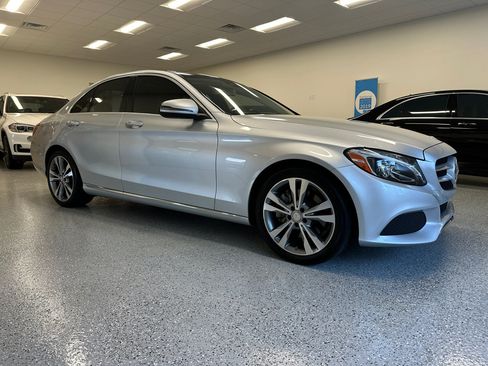 Used 2017 Mercedes-Benz C 300 Luxury image 11