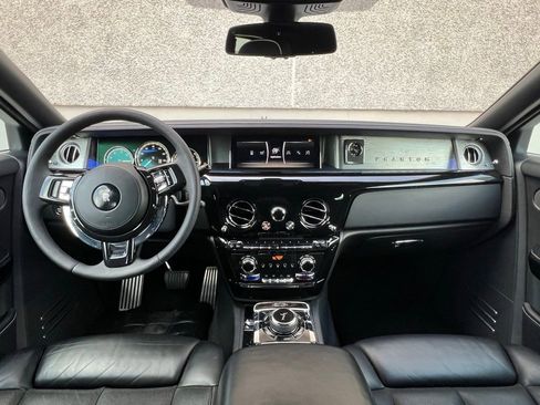 Used 2018 Rolls-Royce Phantom Sedan RWD image 4