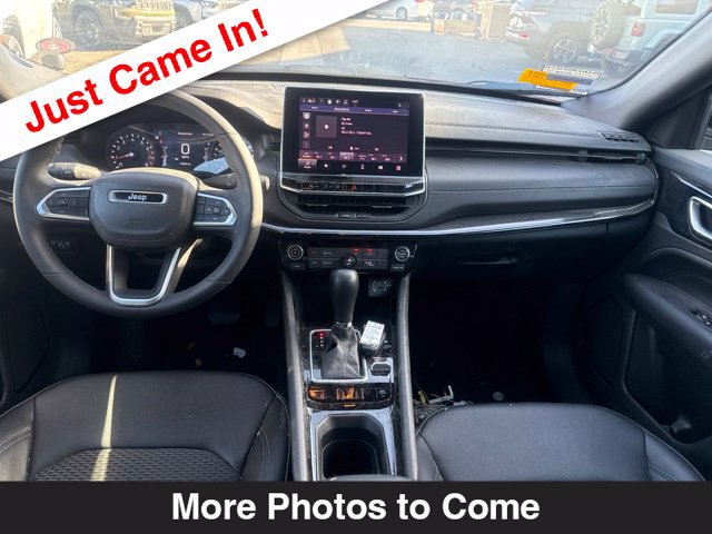Used 2025 Jeep Compass Latitude w/ Altitude Special Edition AWD/4WD image 10