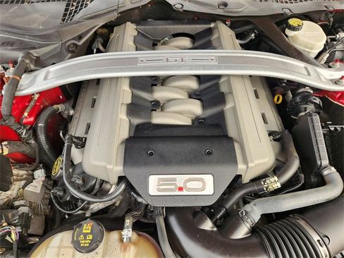 Used 2017 Ford Mustang GT Premium image 9