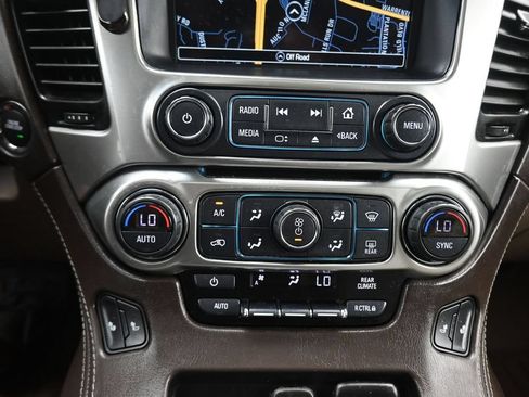 Used 2020 Chevrolet Suburban LT AWD/4WD image 23
