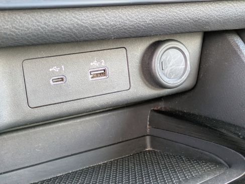 Used 2023 Nissan Rogue SV image 29