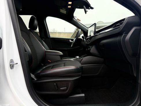 Used 2023 Ford Escape ST-Line Select w/ Tech Pack #2 image 12