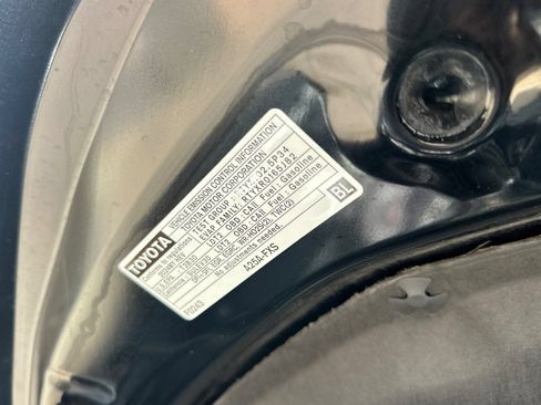 Certified 2024 Toyota Highlander XLE FWD image 38