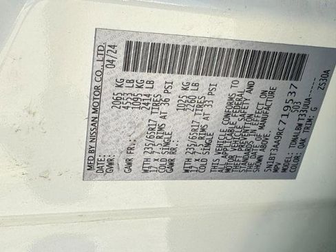 Used 2024 Nissan Rogue S FWD image 22