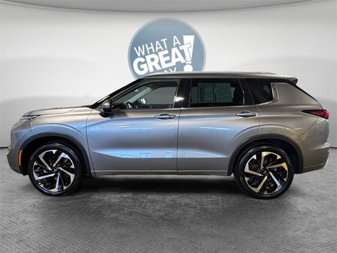 Used 2022 Mitsubishi Outlander SEL image 7