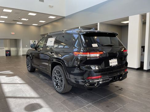 New 2025 Jeep Grand Cherokee L Summit w/ Advanced Protech Group IV image 8