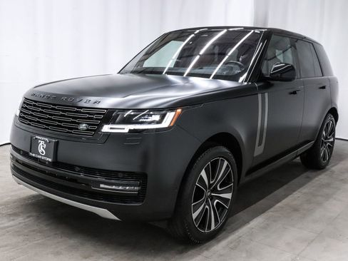 Used 2023 Land Rover Range Rover SE image 3