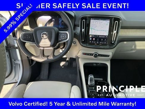 Certified 2024 Volvo XC40 B5 Ultimate w/ Climate Package AWD/4WD image 17