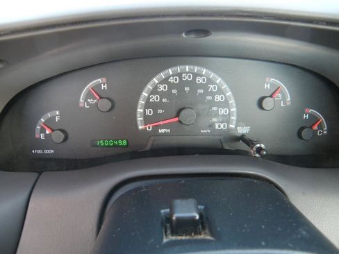 Used 2004 Ford F150 XL image 12