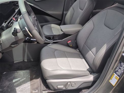 New 2025 Kia Niro SX Touring image 27