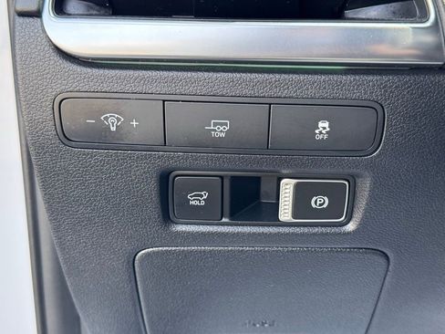 Used 2023 Hyundai Palisade Calligraphy image 31