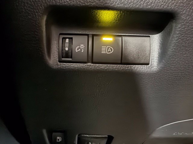 Used 2023 Toyota RAV4 XLE AWD/4WD image 18