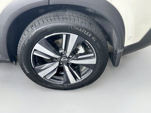 Used 2023 Nissan Rogue SL w/ SL Premium Package FWD image 11