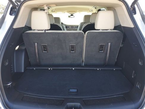 Used 2020 Buick Enclave Essence w/ Sound and Sites Package image 6