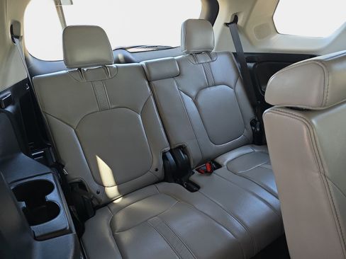 Certified 2025 Honda Pilot Touring image 13