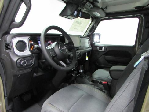 New 2026 Jeep Gladiator Sport AWD/4WD image 13