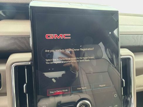 New 2026 GMC Yukon Denali w/ Denali Reserve Package AWD/4WD image 18