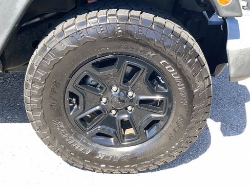 Used 2015 Jeep Wrangler Sport AWD/4WD image 25