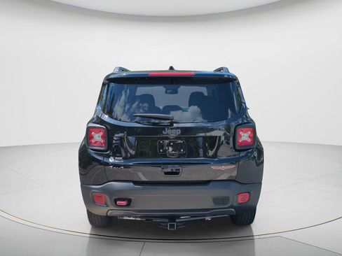 Used 2022 Jeep Renegade Trailhawk image 6