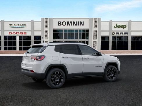 New 2026 Jeep Compass Latitude image 4