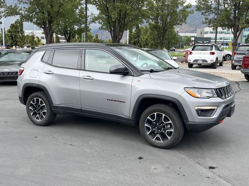 Used 2019 Jeep Compass Trailhawk AWD/4WD image 5