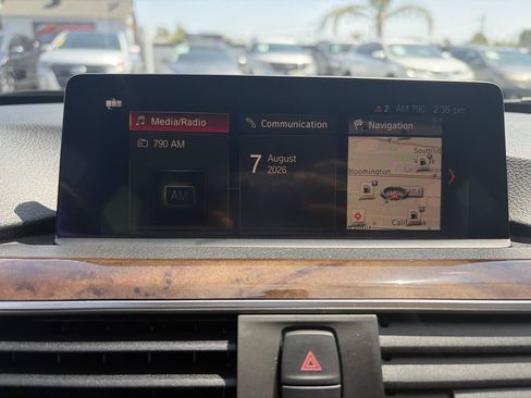 Used 2018 BMW 320i Sedan RWD image 39
