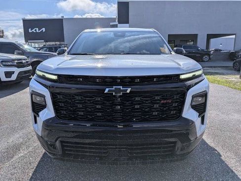 Used 2026 Chevrolet Traverse RS FWD image 8