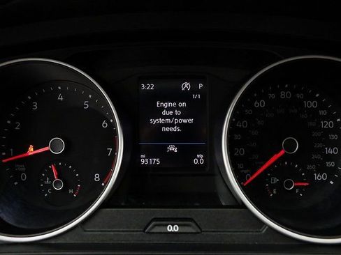 Used 2020 Volkswagen Tiguan SE image 16