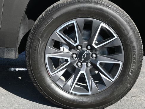 Used 2021 Chevrolet Tahoe Z71 w/ Rear Media and Nav Package image 14