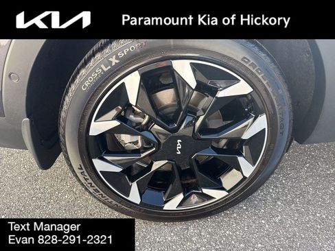 Used 2025 Kia Sorento SX FWD image 9