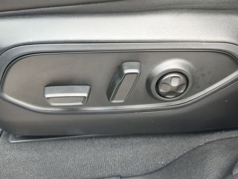 Used 2025 Jeep Grand Cherokee L Laredo image 49