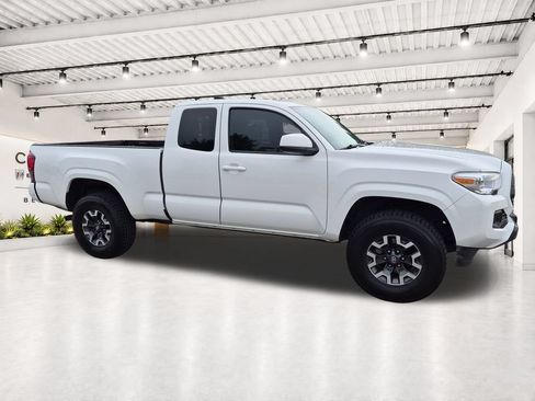 Used 2023 Toyota Tacoma SR w/ SR Convenience Package RWD image 13