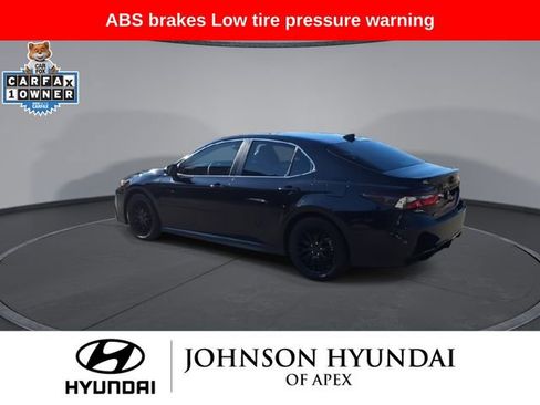 Used 2023 Toyota Camry SE image 5